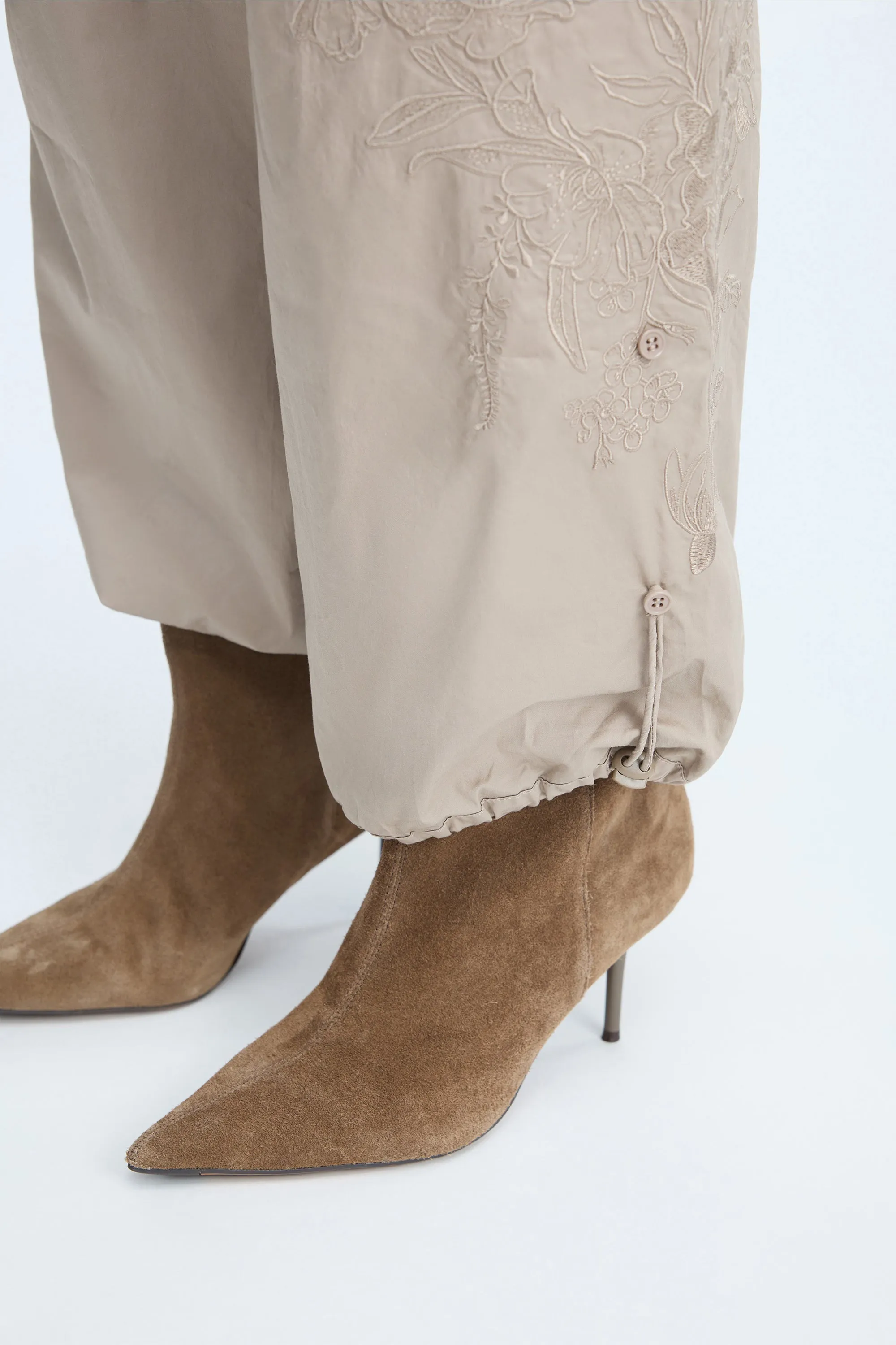 UNFORM - KHAKI sold by Munthe product image thumbnail 5