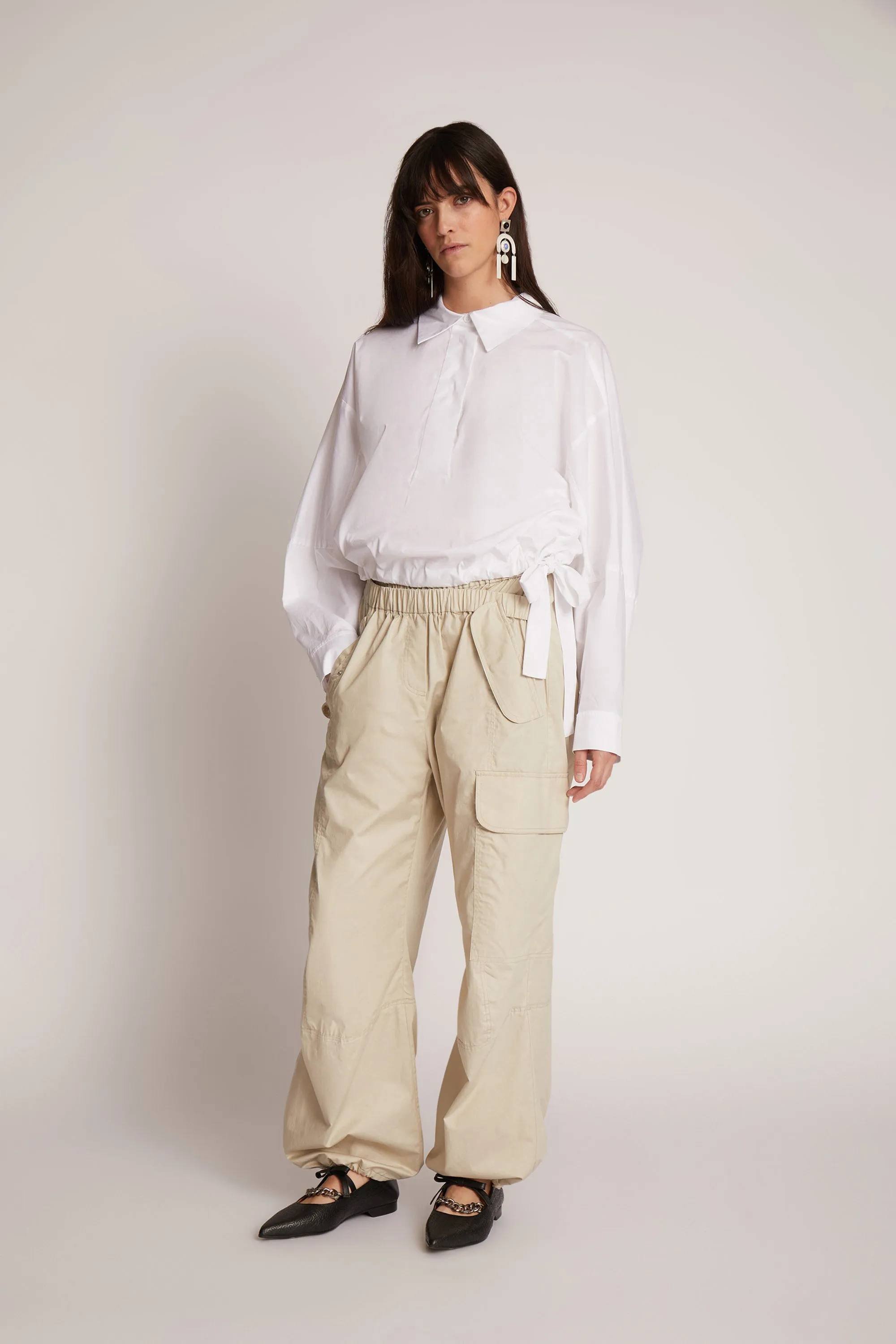 TASHUMI - WHITE sold by Munthe