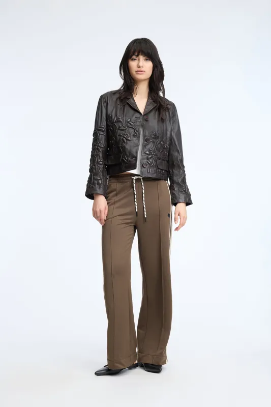 BOUD - BROWN made by Munthe