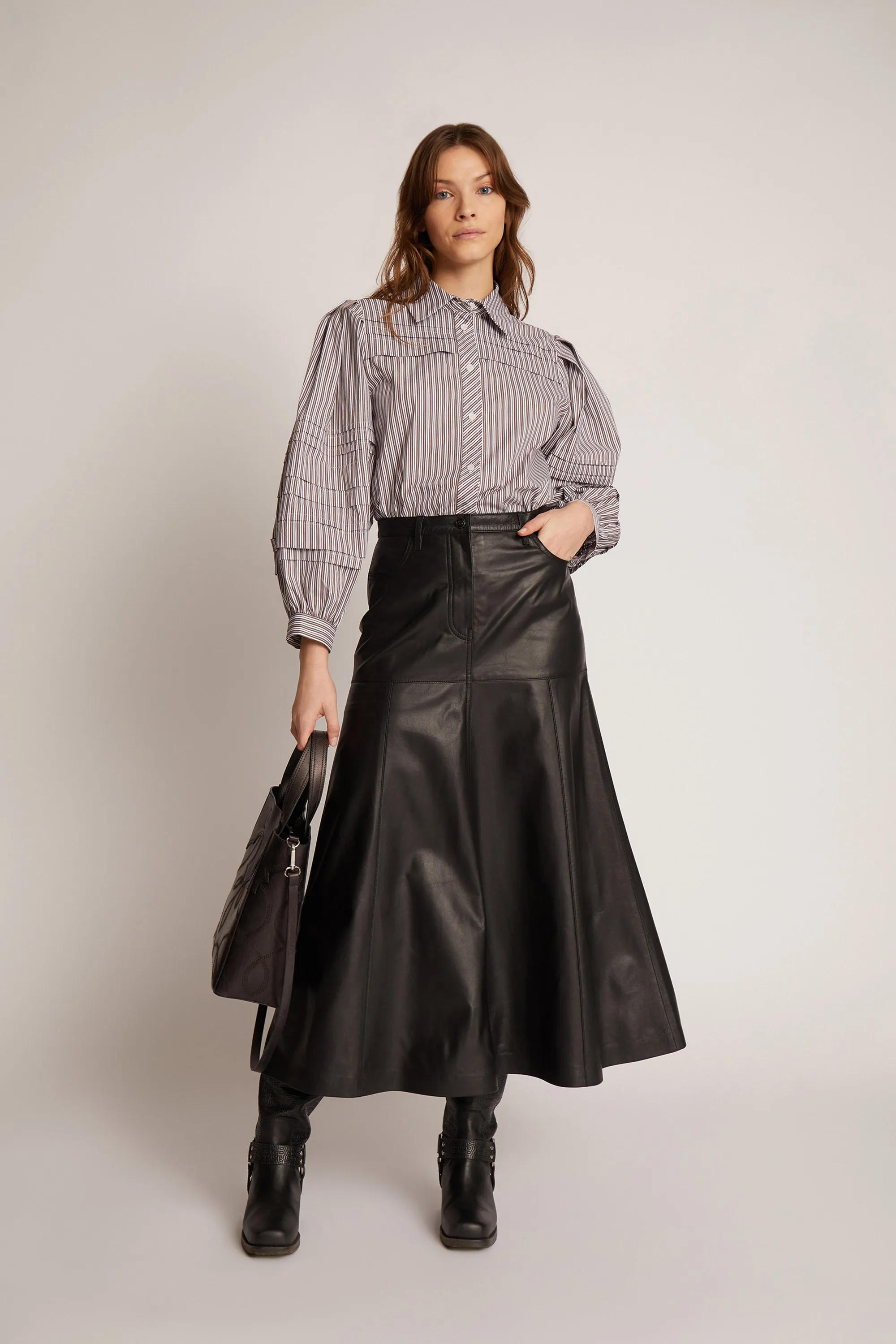 TRUDIE - CHOCOLATE sold by Munthe