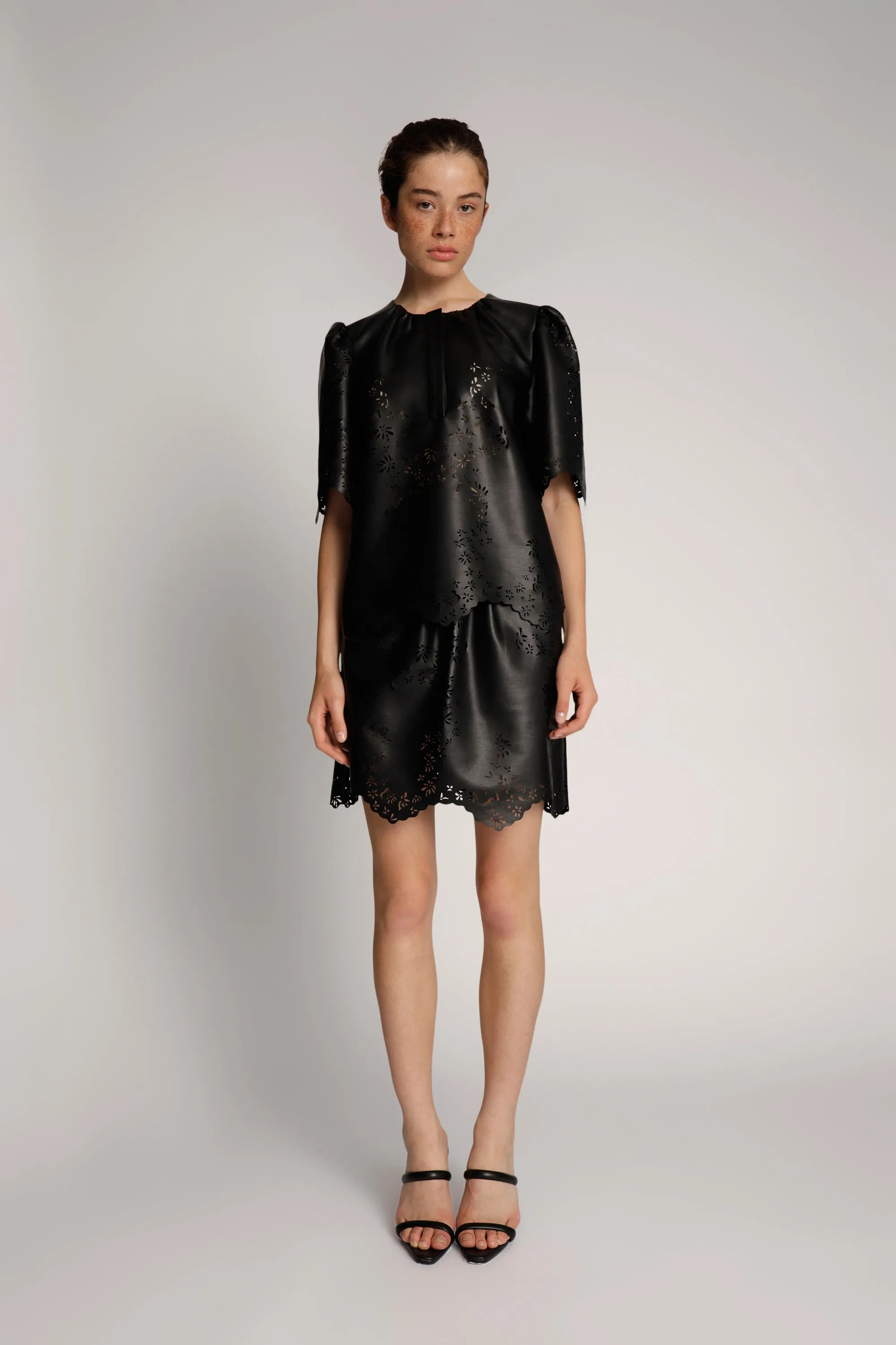 MACOLI - BLACK sold by Munthe