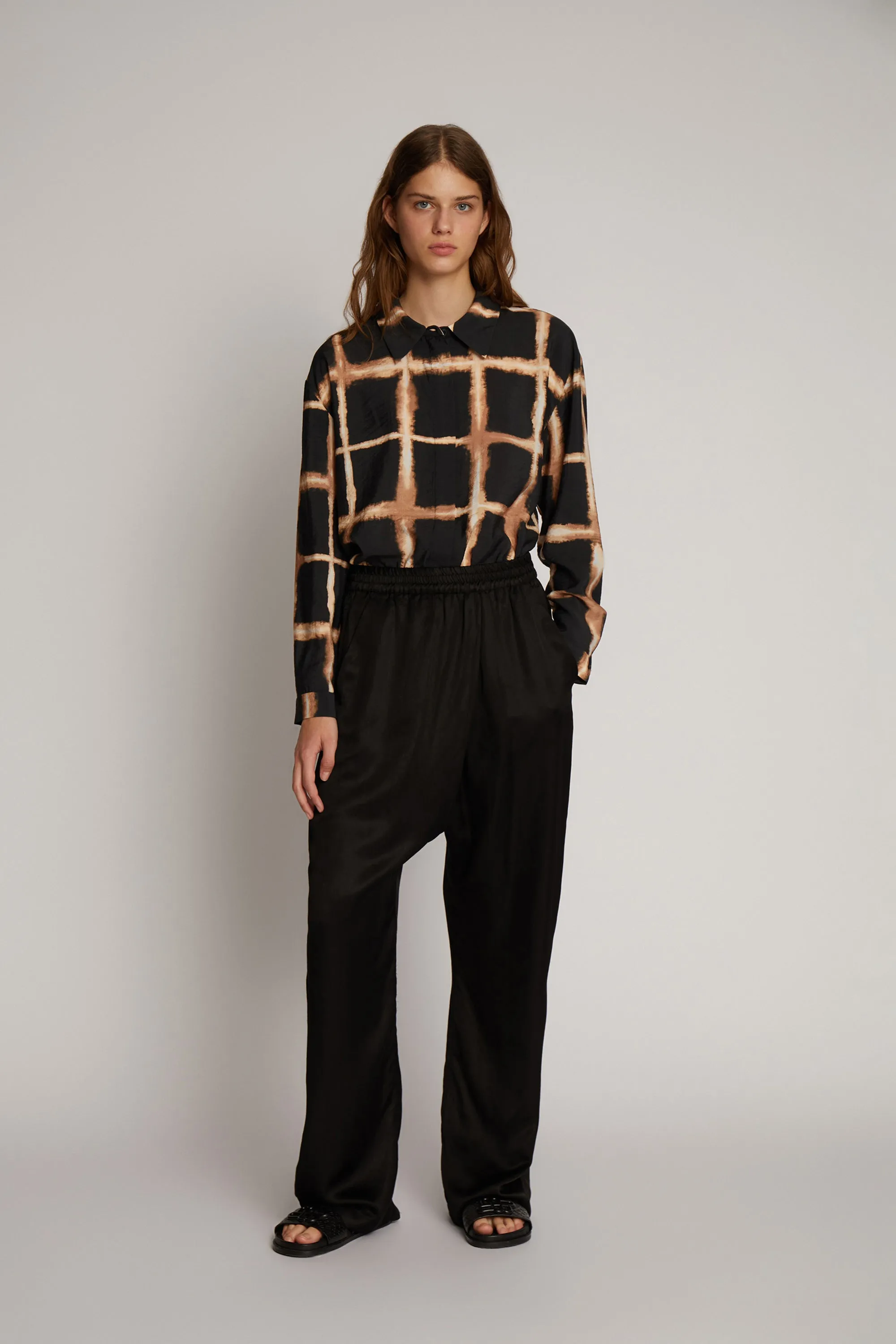 LASEIA - BLACK sold by Munthe