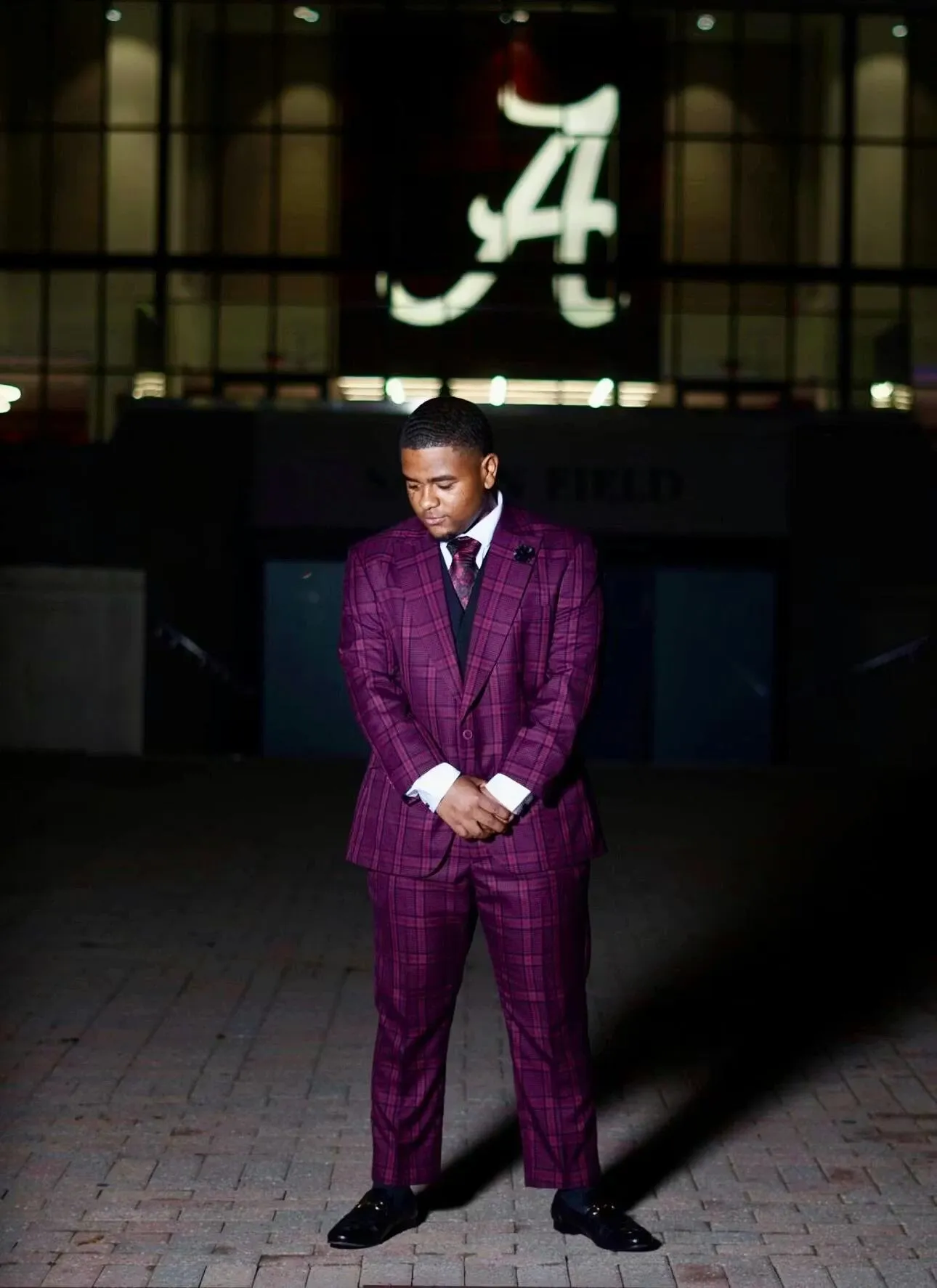 Men's Designer Vested Wide Peak Lapel Houndstooth Plaid Suit in Burgundy sold by Alberto Nardoni product image thumbnail 2
