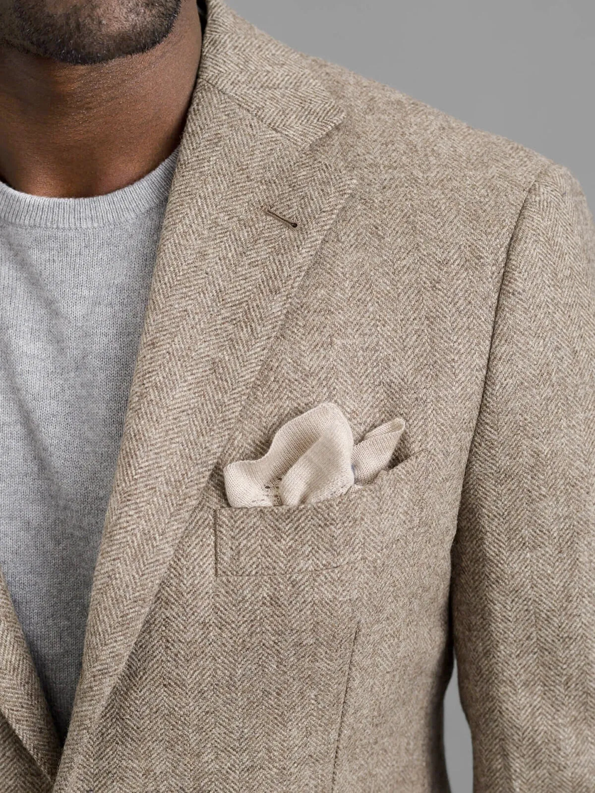 Men’s Light Beige Herringbone Tweed Suit with Vest – Classic Three Piece Formal Suit, Vintage Business Wedding Outfit, Elegant Smart Casual Attire sold by Alberto Nardoni