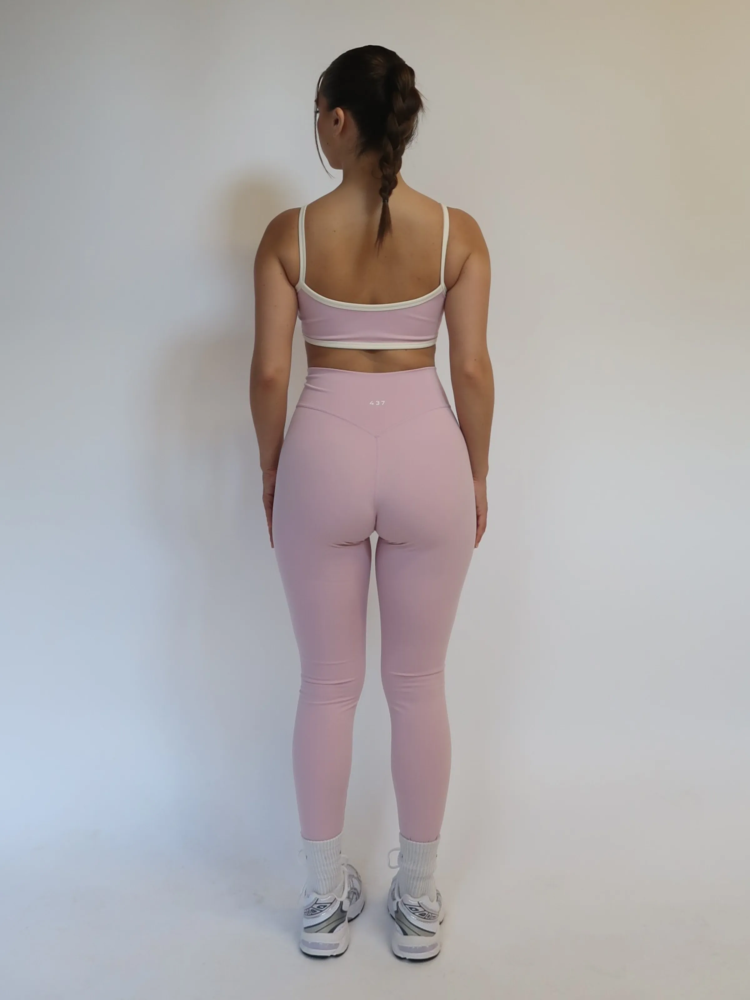 The V Legging Parfait sold by 437 product image thumbnail 2