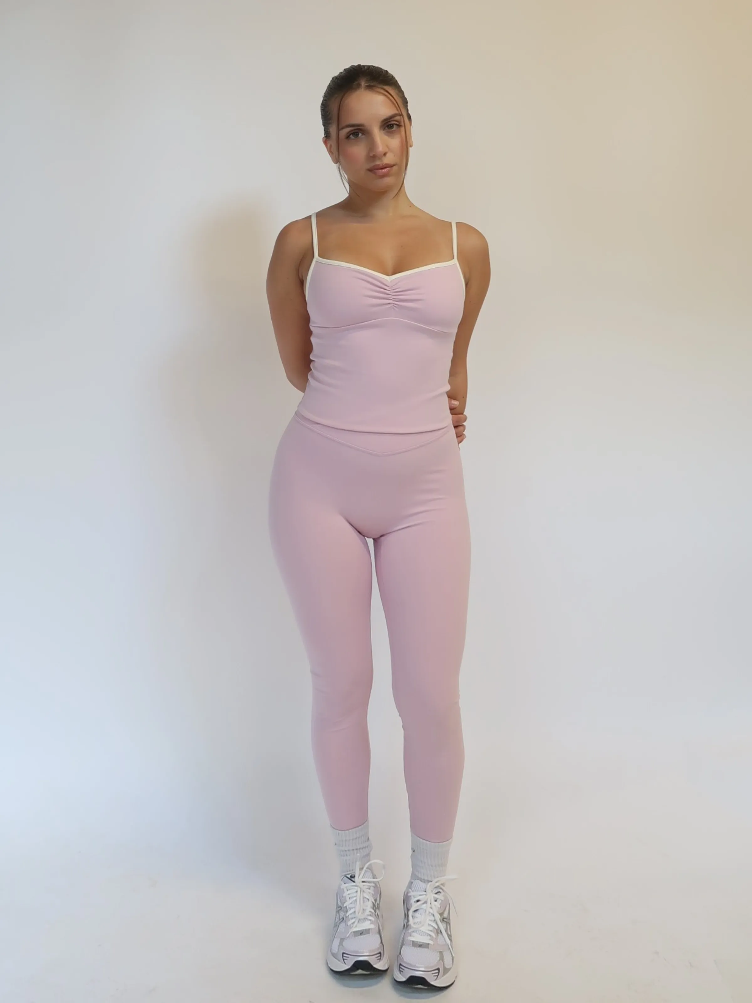 The V Legging Parfait sold by 437 product image thumbnail 3