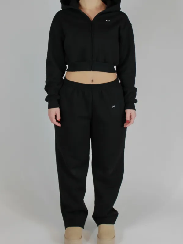 The Track Pant / Black sold by 437