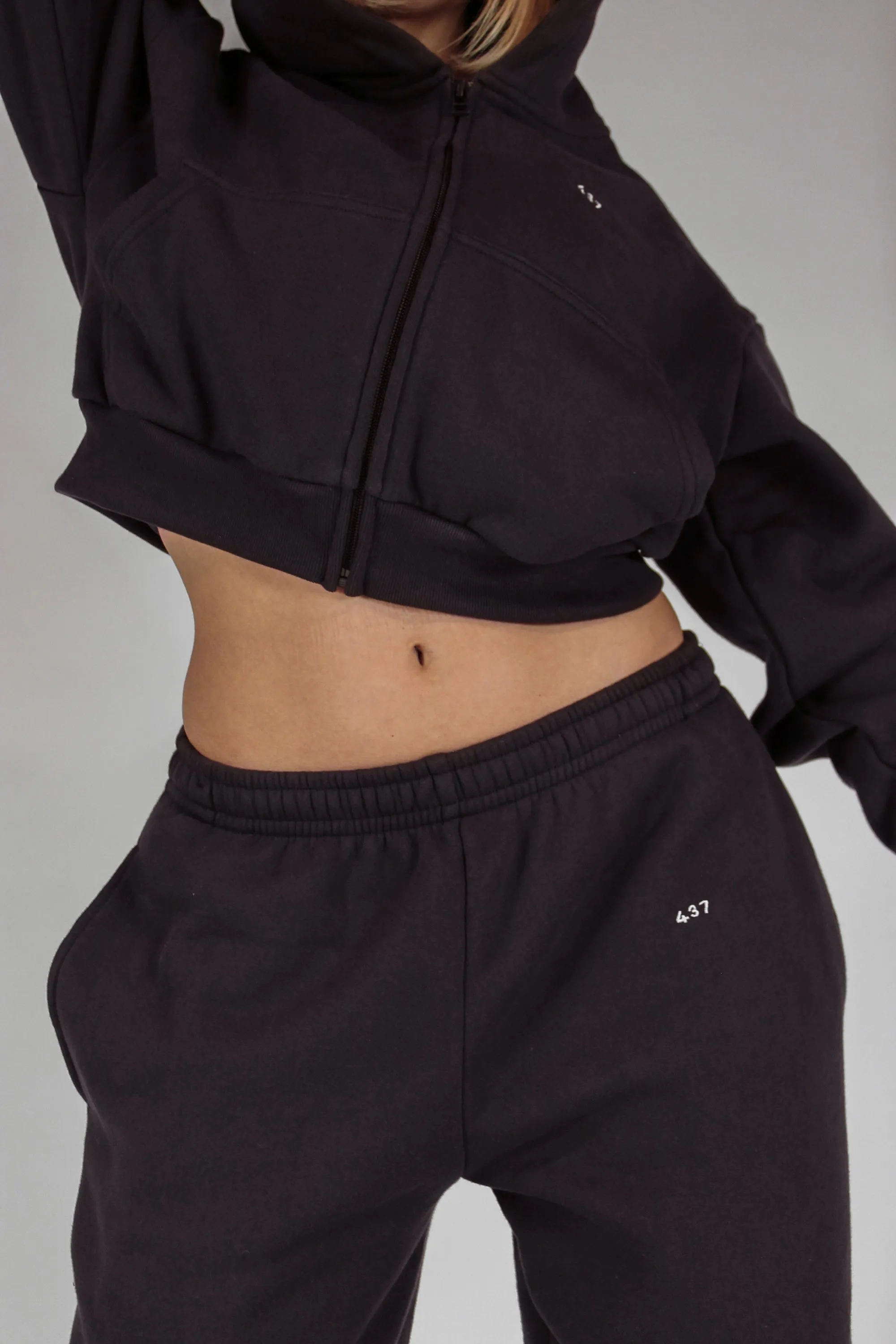 The Zip Hoodie / Espresso sold by 437 product image thumbnail 2