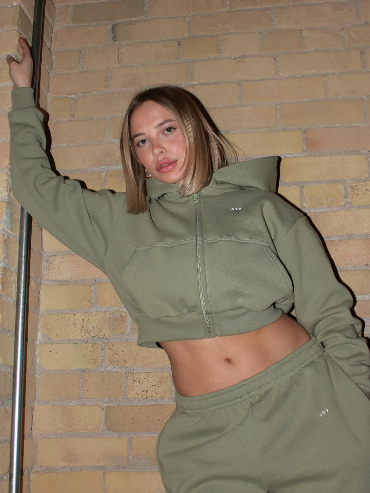 The Zip Hoodie / Matcha sold by 437 product image thumbnail 2