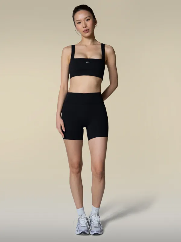 The Essentials Short / Black sold by 437