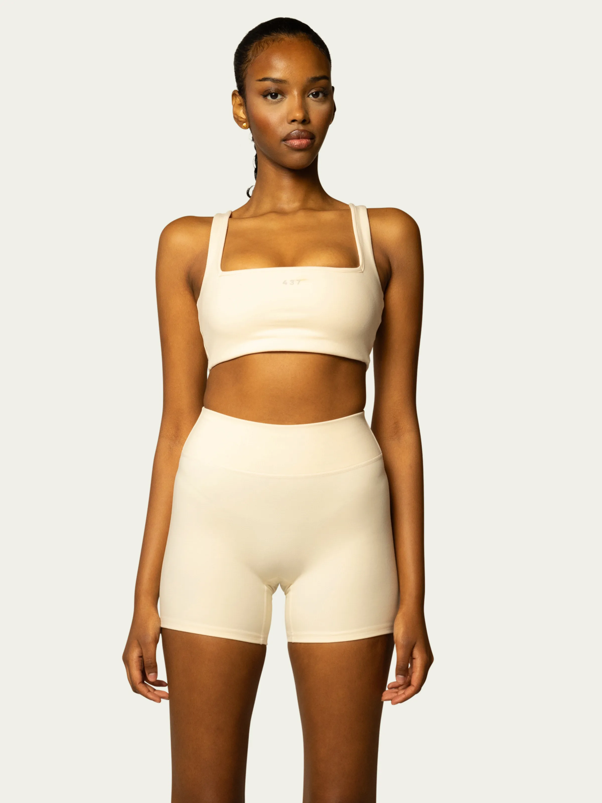 The Square Bra / Crème sold by 437