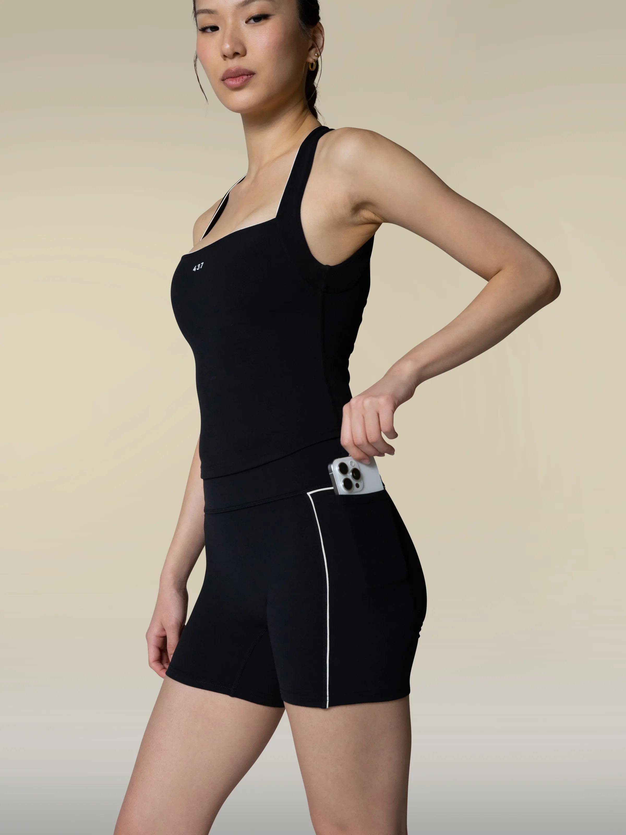 The Studio Short / Black-Cream sold by 437 product image thumbnail 3