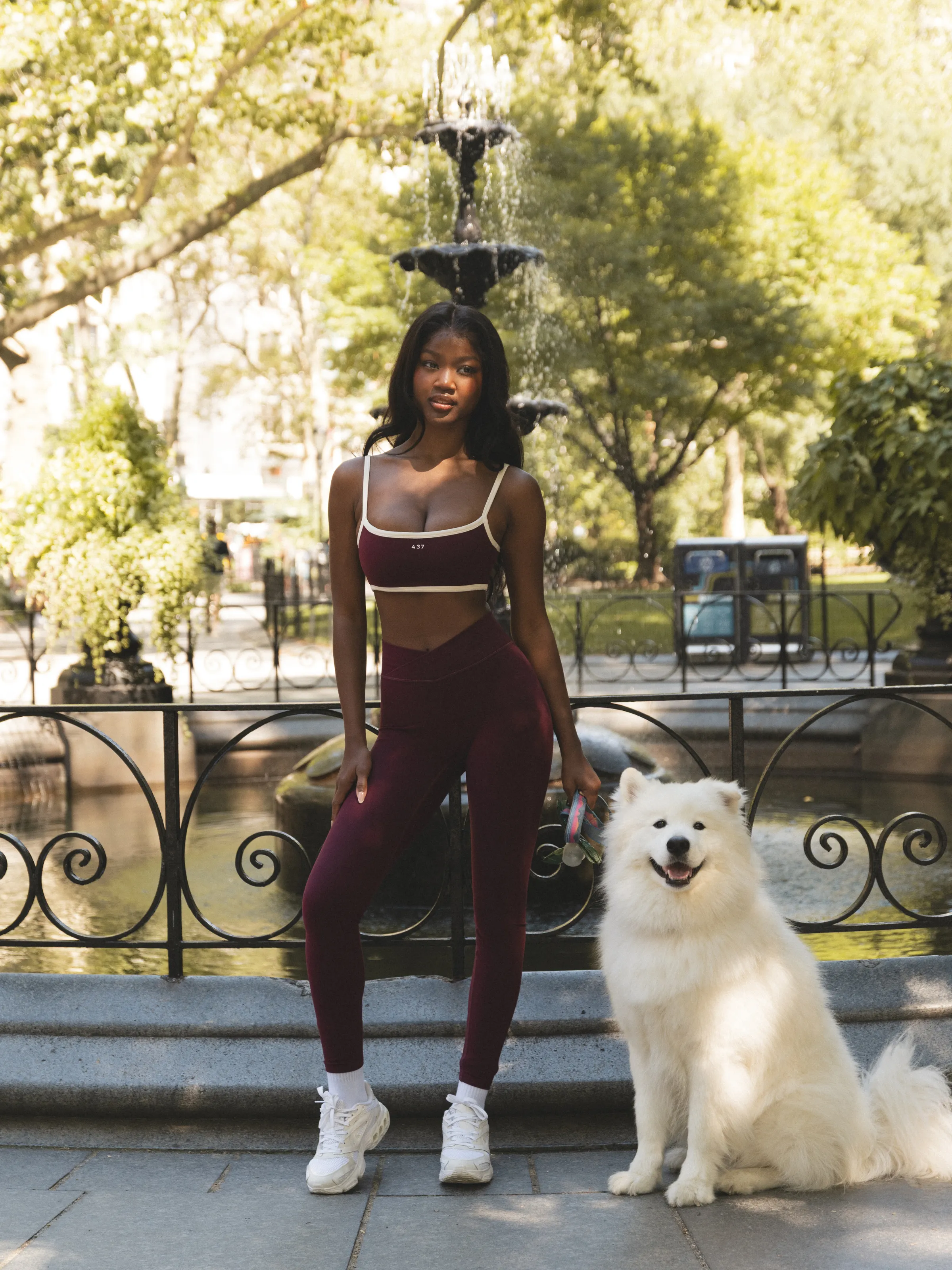 The V Legging Black Cherry sold by 437 product image thumbnail 2