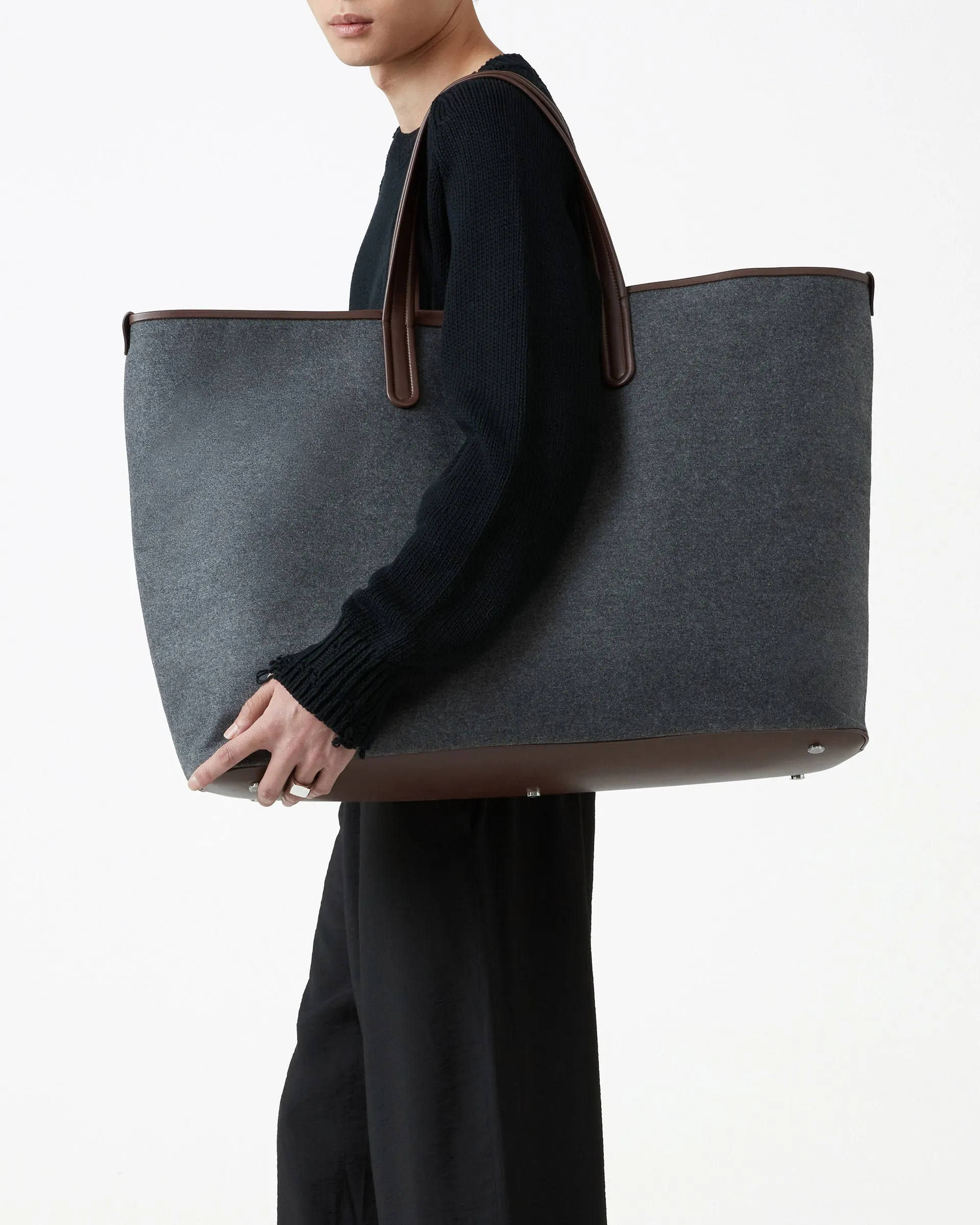 Casellina Wool Weekend Bag sold by Daniel Simmons product image thumbnail 2
