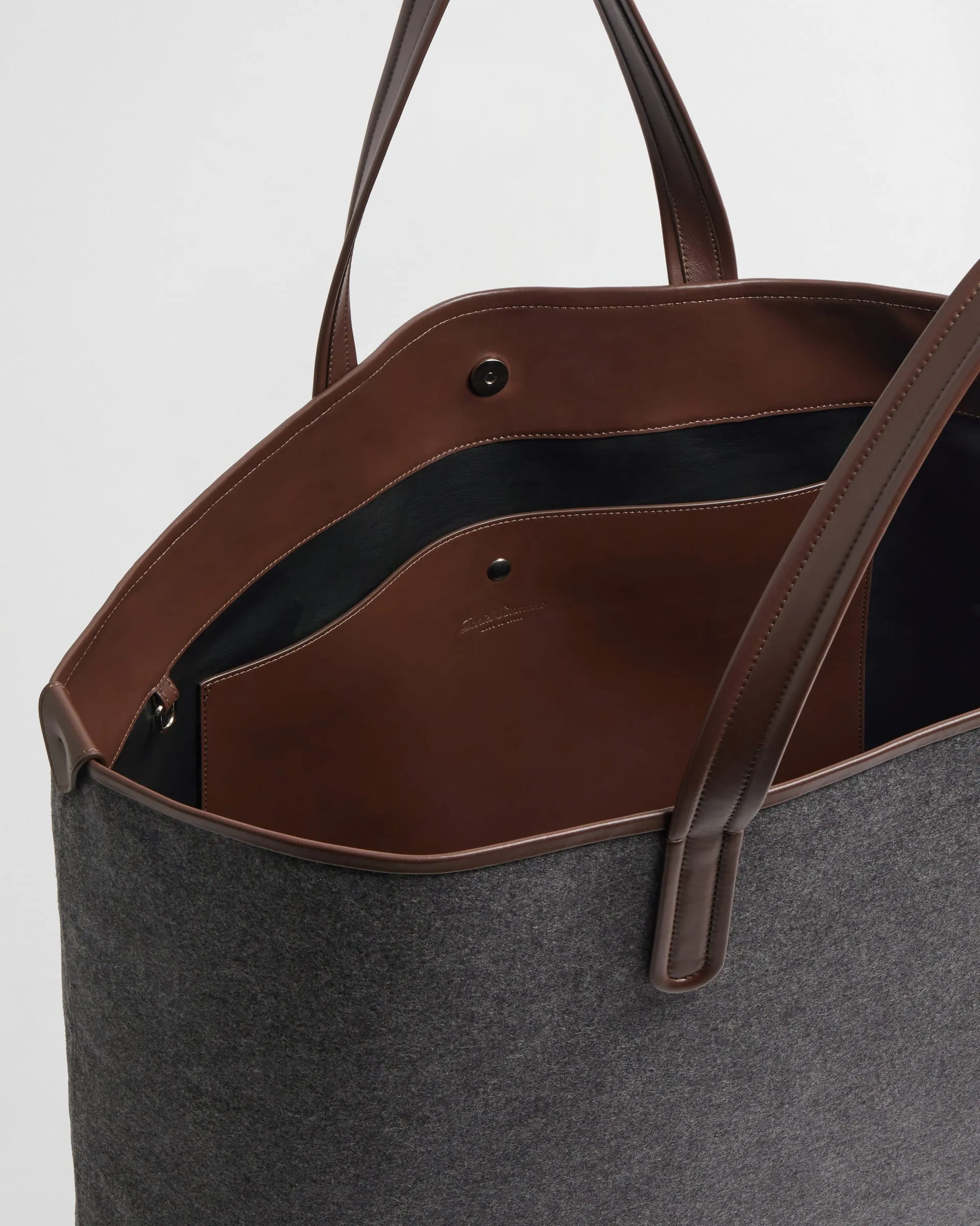 Casellina Wool Weekend Bag sold by Daniel Simmons product image thumbnail 4