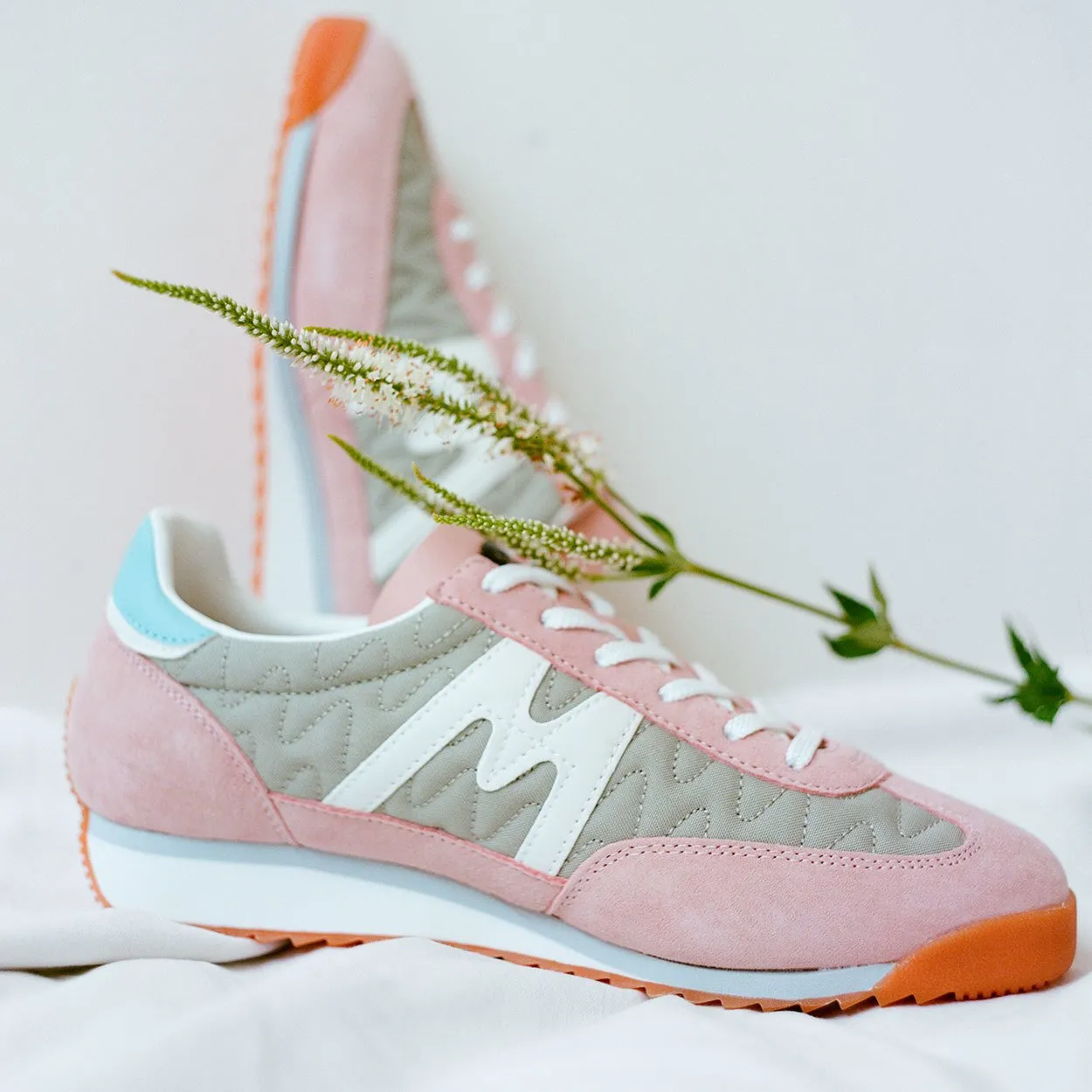 MESTARI - CAMEO ROSE / WHITE sold by Karhu product image thumbnail 2
