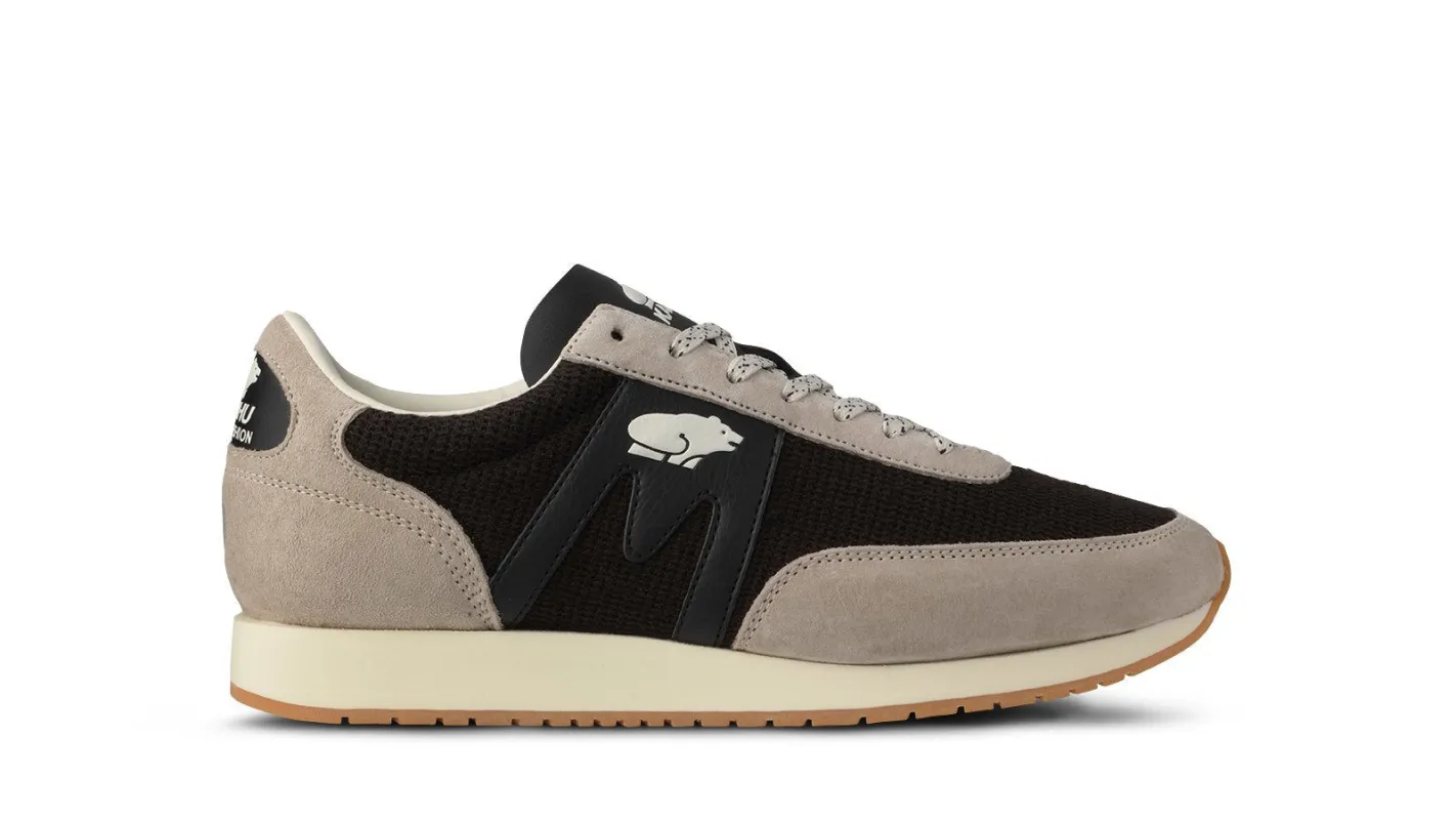 ALBATROSS 82 - SILVER LINING / JET BLACK sold by Karhu