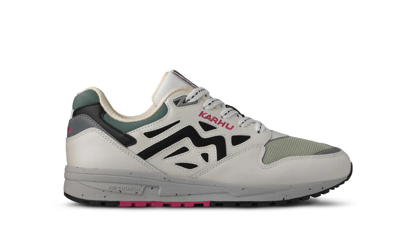 LEGACY 96 - BRIGHT WHITE / JET BLACK sold by Karhu