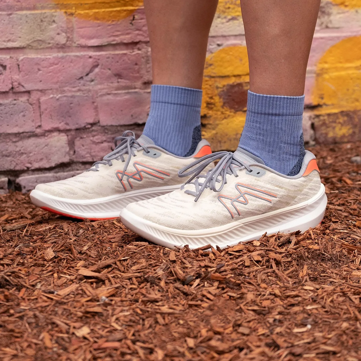 WOMEN'S FUSION 4.0 - VANILLA ICE / FIERY CORAL sold by Karhu product image thumbnail 2