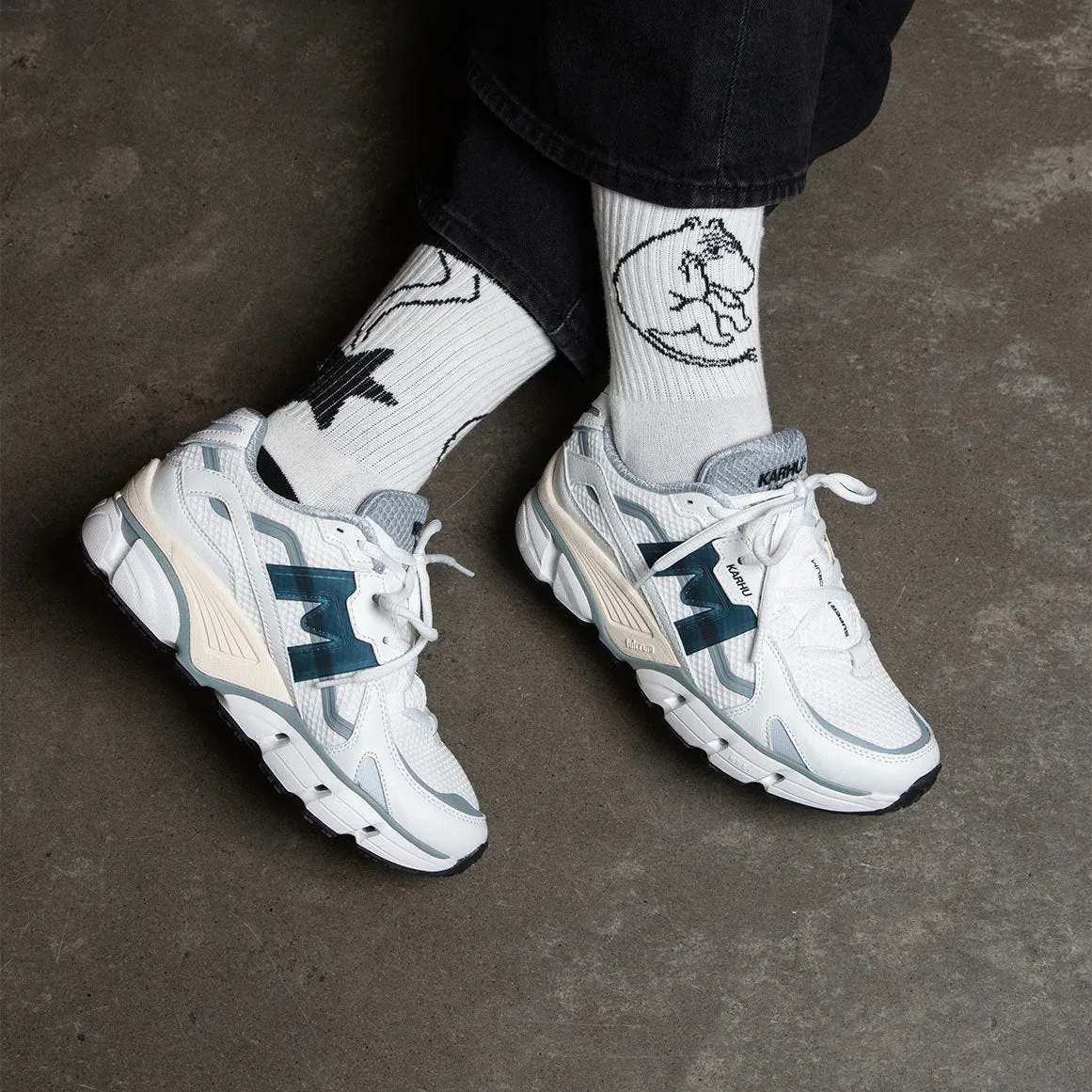 SUPER FULCRUM - WHITE / DEEP DIVE sold by Karhu product image thumbnail 2