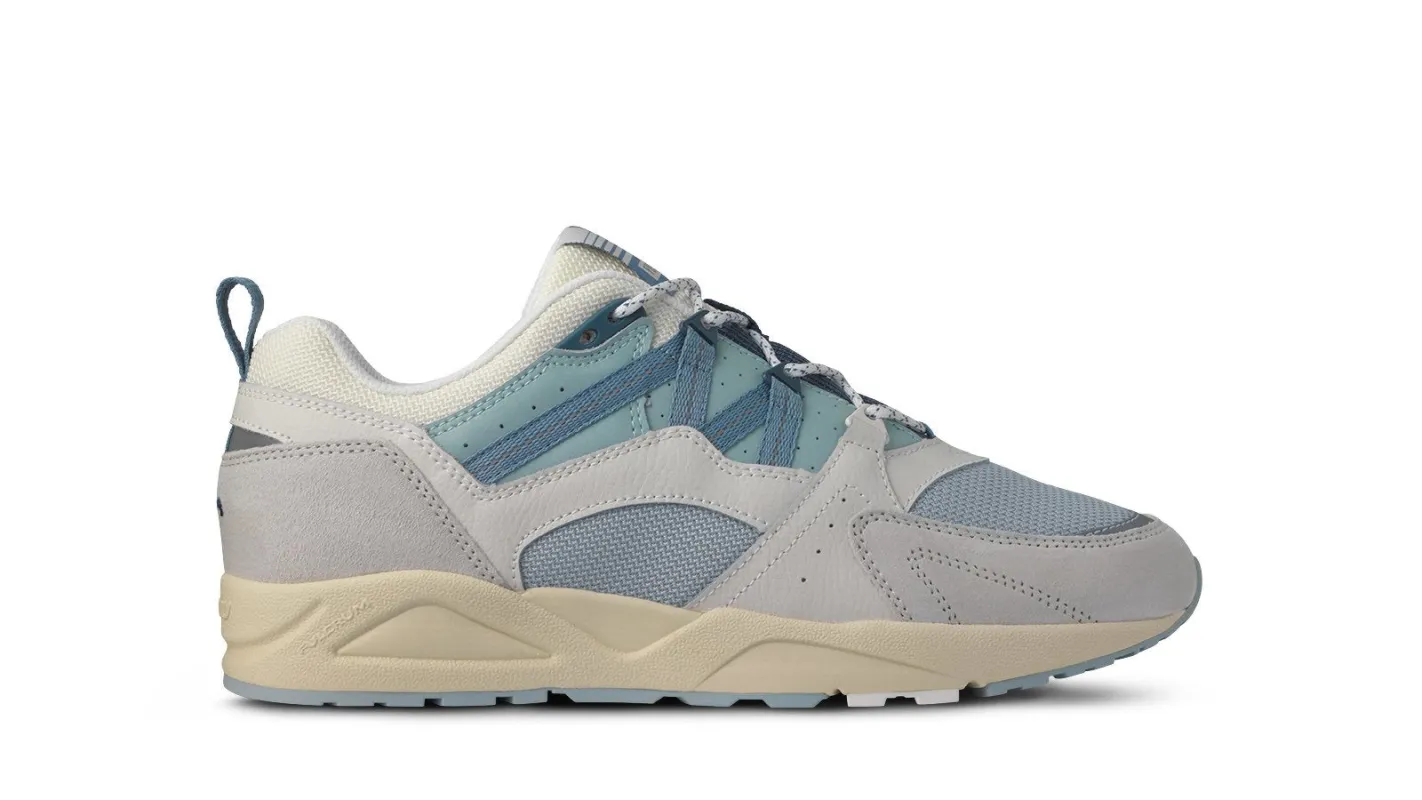 FUSION 2.0 - FOGGY DEW / BLUE HEAVEN sold by Karhu