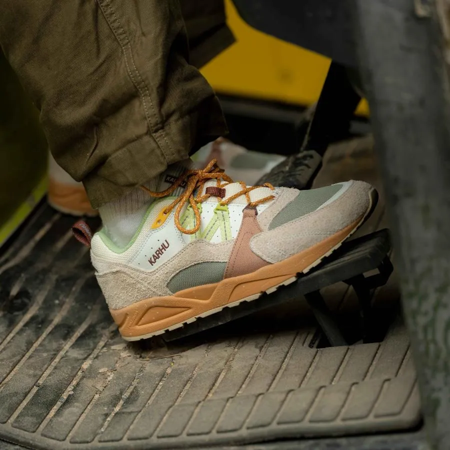 FUSION 2.0 "MÖLKKY" PACK - TURTLEDOVE / SHADOW LIME sold by Karhu product image thumbnail 2