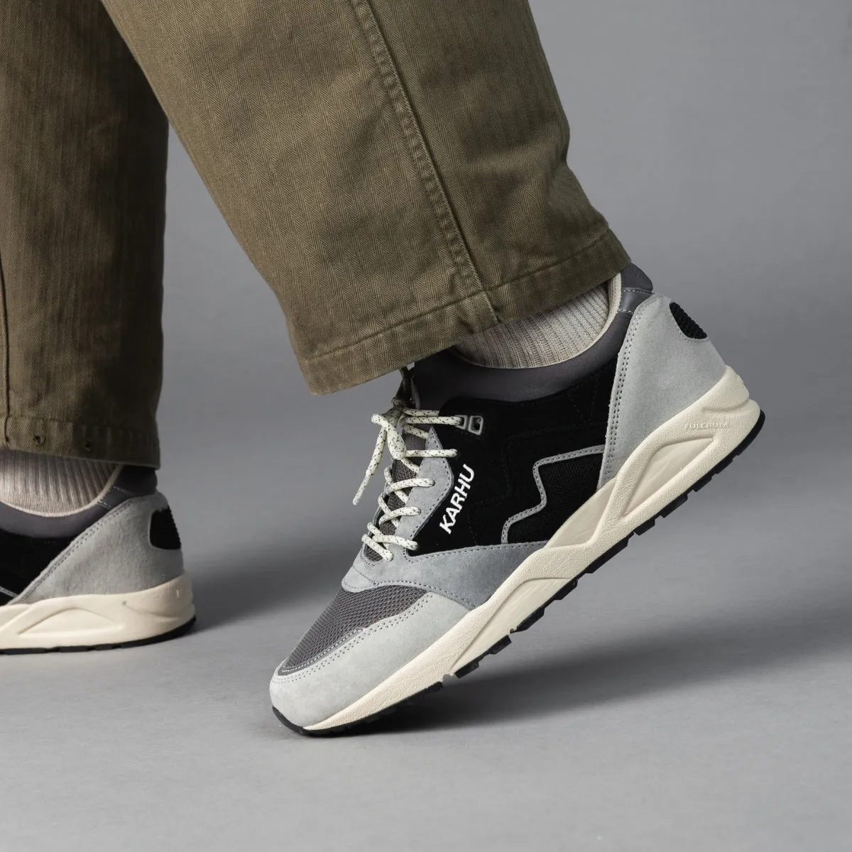 ARIA 95 - DAWN BLUE / JET BLACK sold by Karhu product image thumbnail 2
