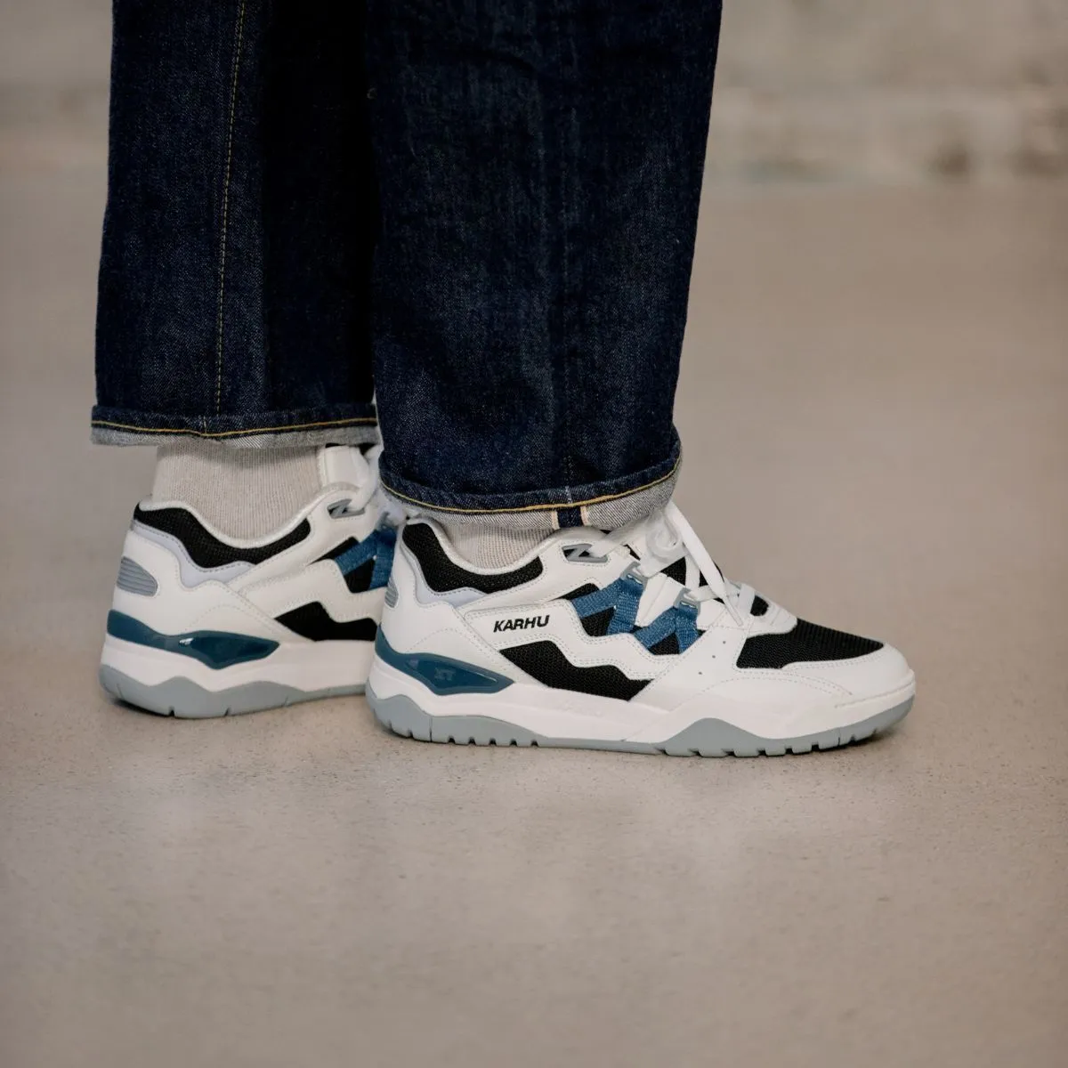FUSION XT - BRIGHT WHITE / DEEP DIVE sold by Karhu product image thumbnail 2
