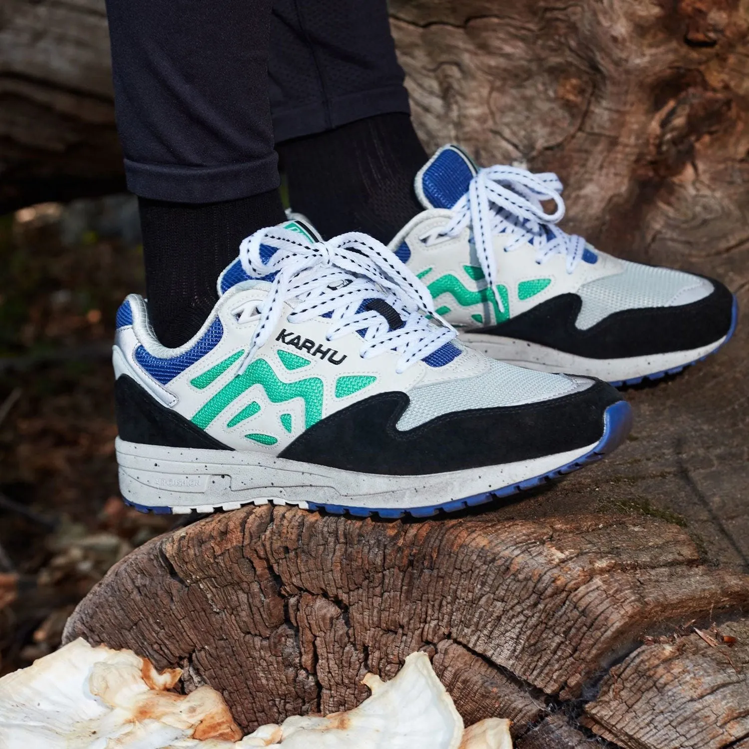 LEGACY 96 ''ORIENTEERING PACK'' - JET BLACK / BLARNEY sold by Karhu product image thumbnail 2