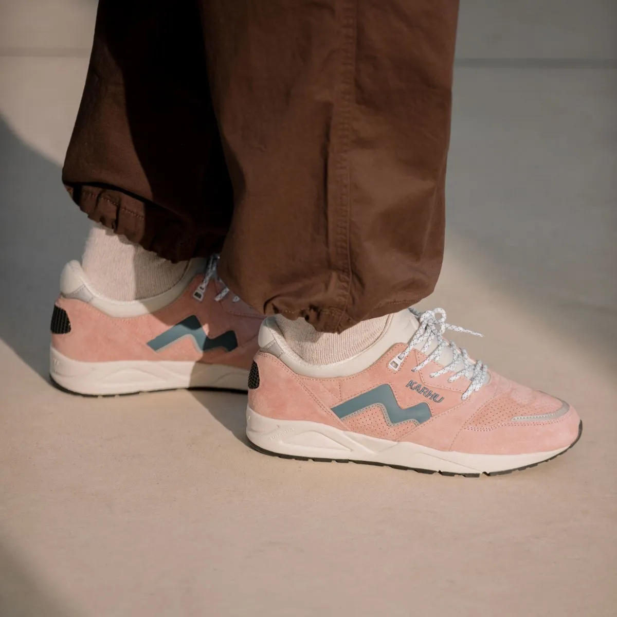 ARIA 95 - CAMEO ROSE / BLUE MIRAGE sold by Karhu product image thumbnail 2