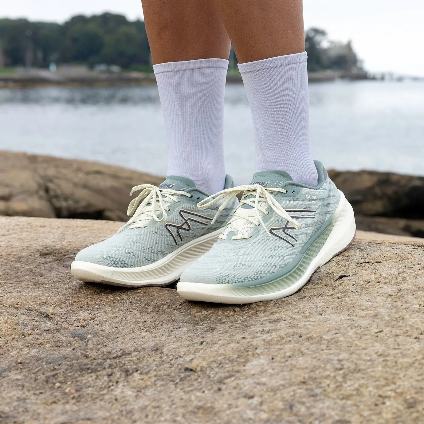 WOMEN'S FUSION 4.0 HIVO - SEA FOAM / EXCALIBUR sold by Karhu product image thumbnail 2