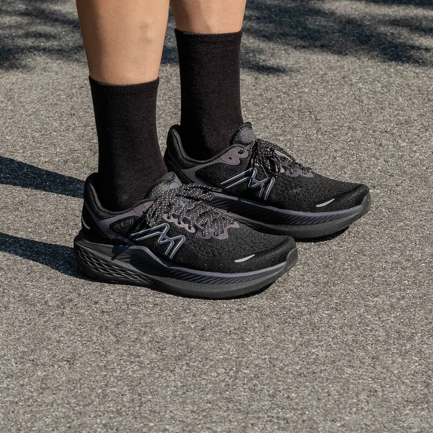 WOMEN'S MESTARI RUN 1.5 HIVO - BLACK / BLACK sold by Karhu product image thumbnail 2