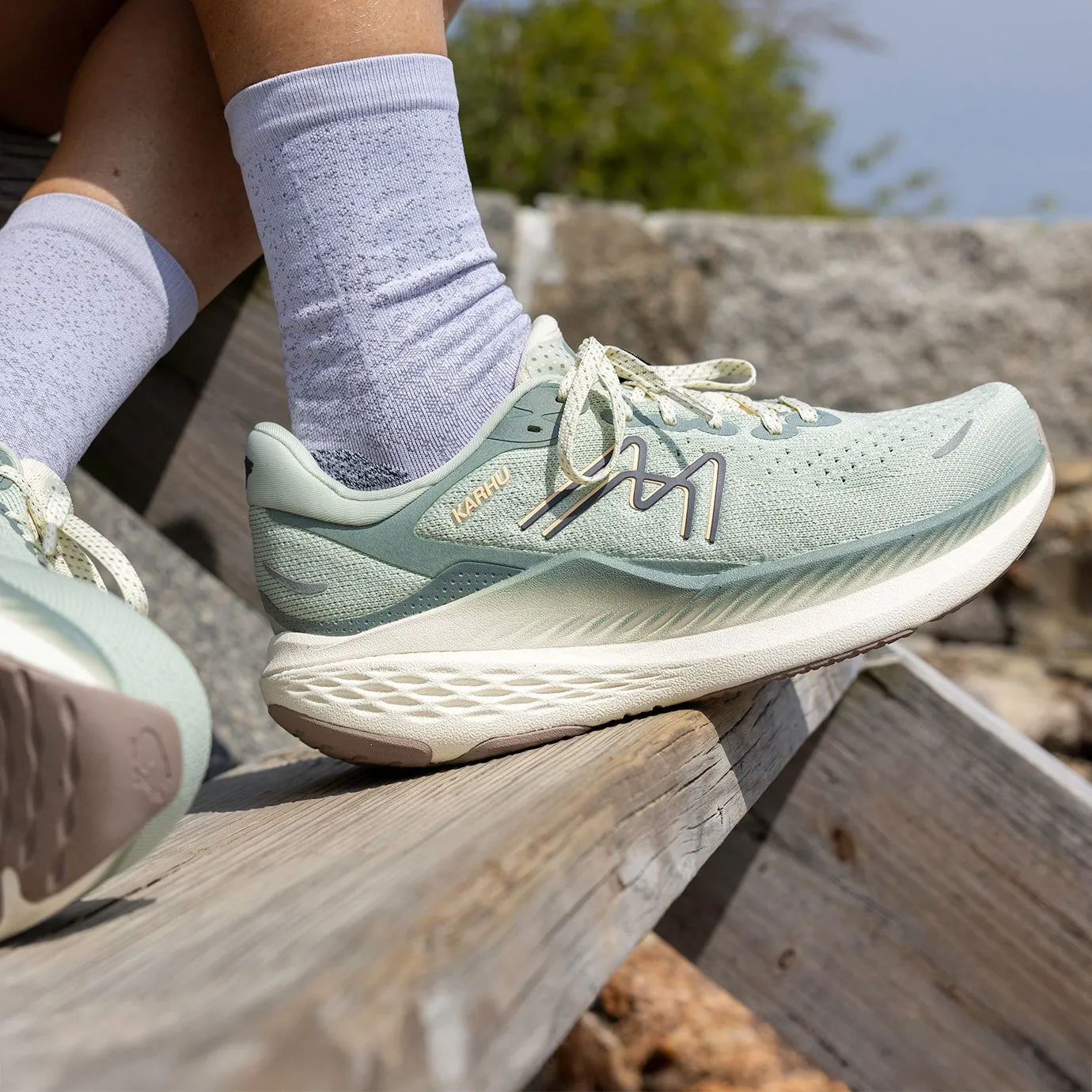WOMEN'S MESTARI RUN 1.5 HIVO - SEA FOAM / EXCALIBUR sold by Karhu product image thumbnail 2