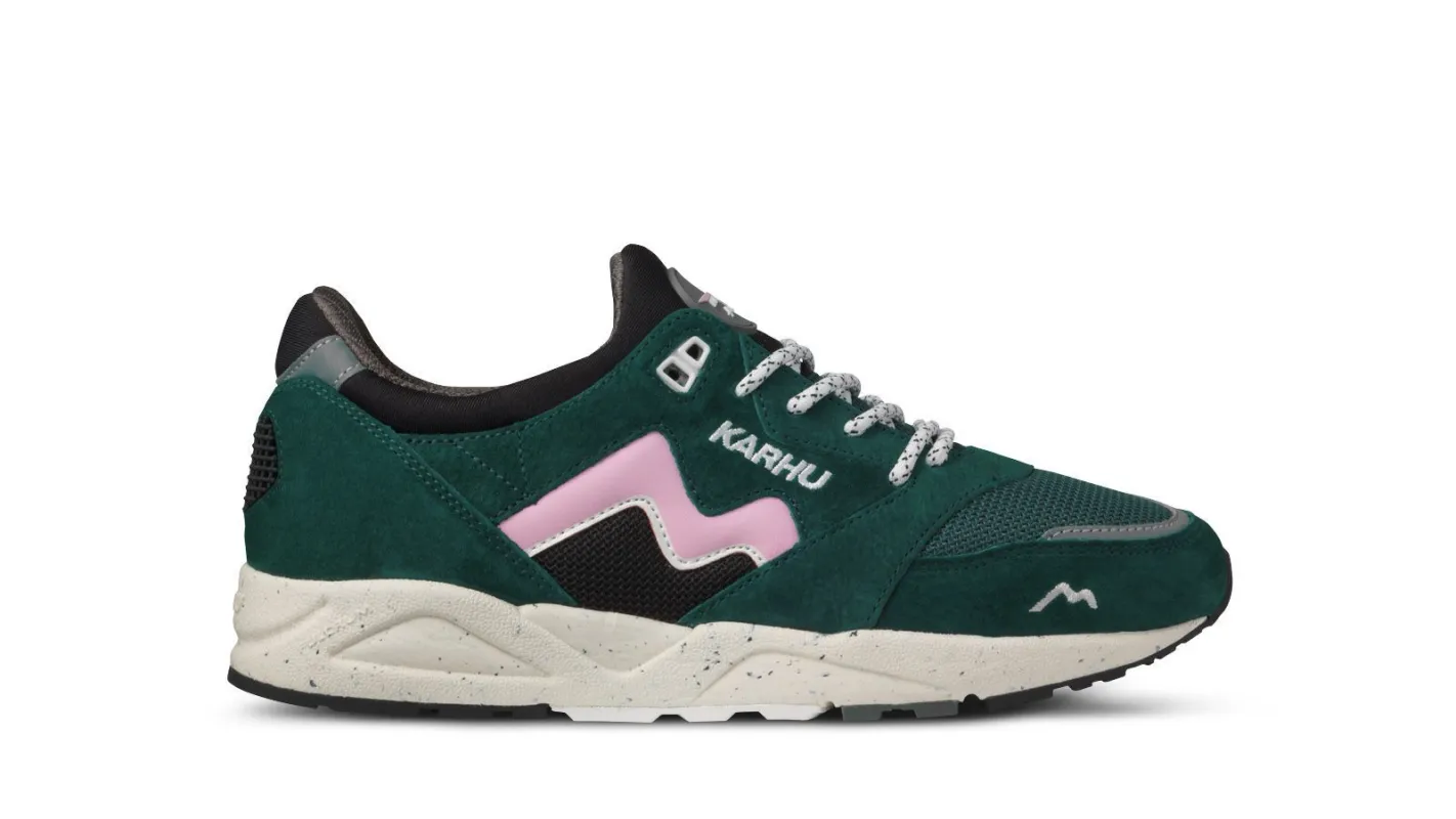 ARIA 95 ''ORIENTEERING PACK'' - JUNE BUG / ROSEATE SPOONBILL sold by Karhu