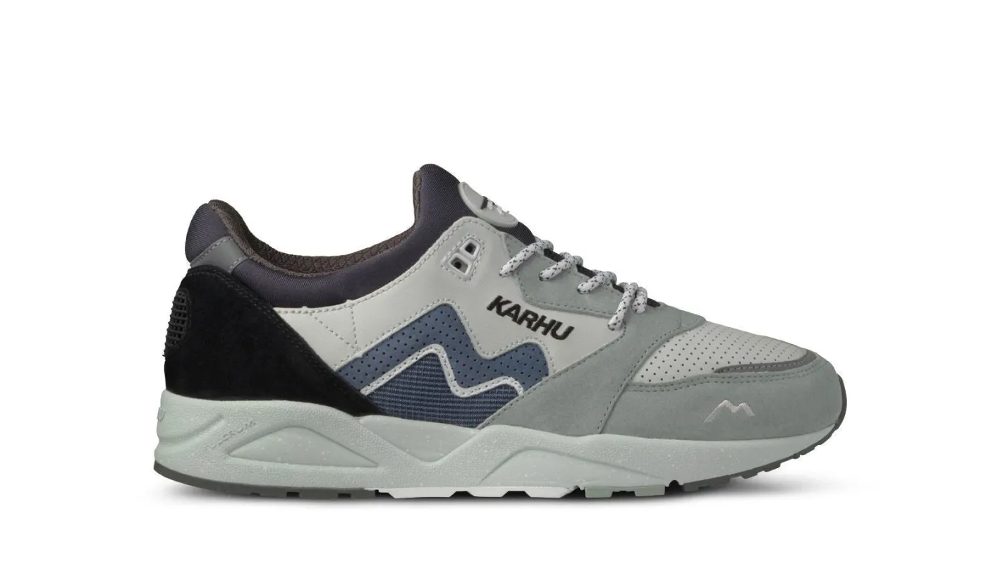 ARIA 95 - PIGEON / CHINA BLUE sold by Karhu