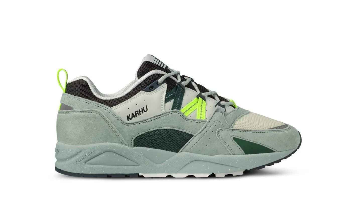 FUSION 2.0 ''ORIENTEERING PACK'' - PIGEON / JUNE BUG sold by Karhu