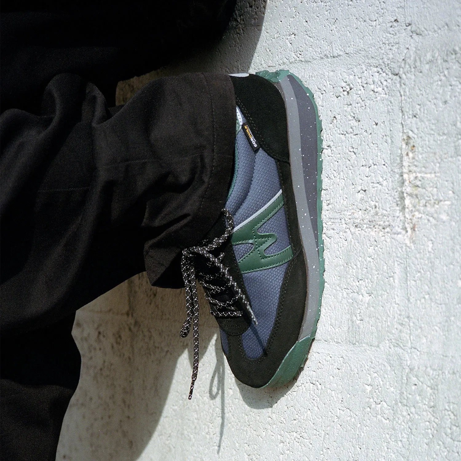 MESTARI CONTROL - CAVIAR / RAIN FOREST sold by Karhu product image thumbnail 2