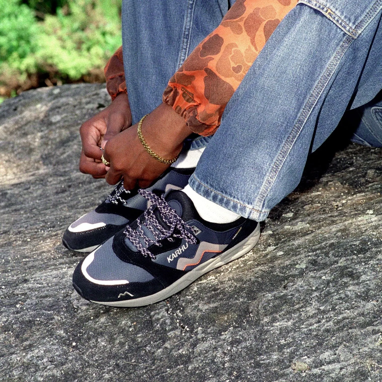 ARIA 95 - CAVIAR / VINTAGE KHAKI sold by Karhu product image thumbnail 2