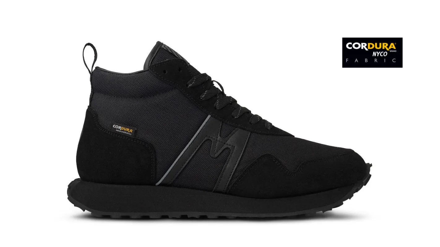 M RUNNER - CAVIAR / CAVIAR sold by Karhu