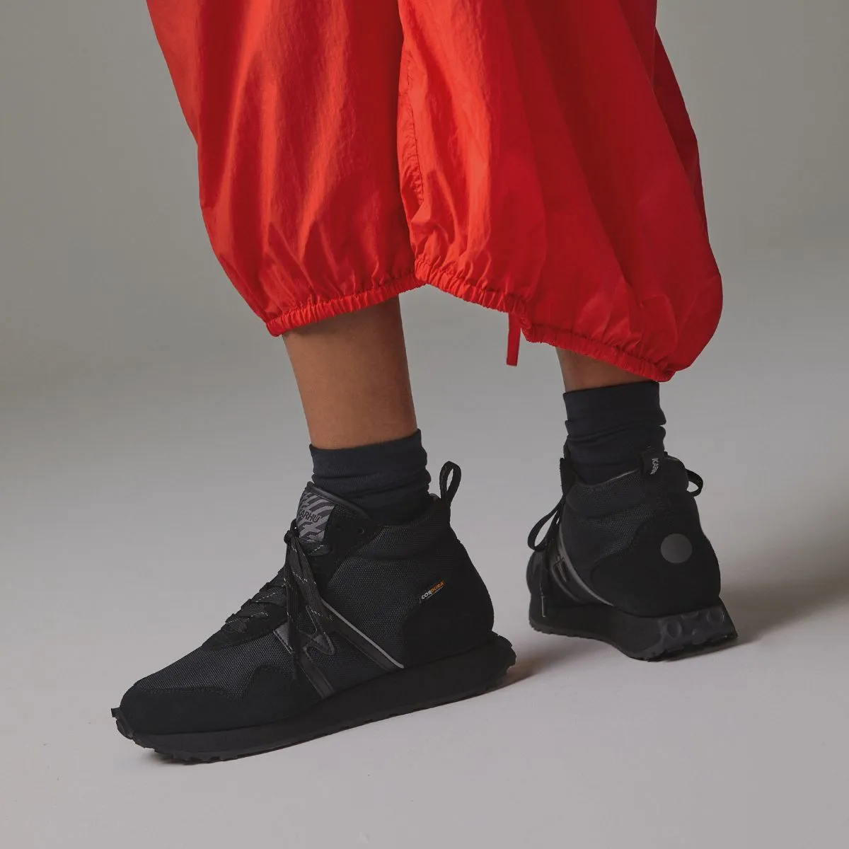 M RUNNER - CAVIAR / CAVIAR sold by Karhu product image thumbnail 2