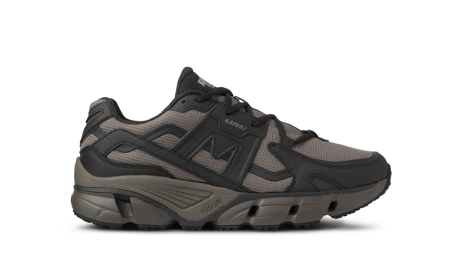 SUPER FULCRUM - BLACK / FALCON sold by Karhu