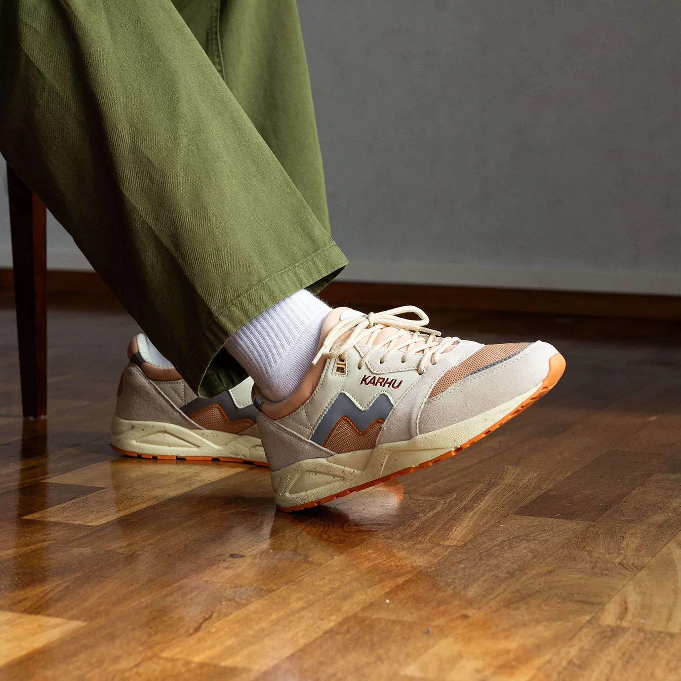 ARIA 95 - WHITECAP GRAY / SILVER GREY sold by Karhu product image thumbnail 2