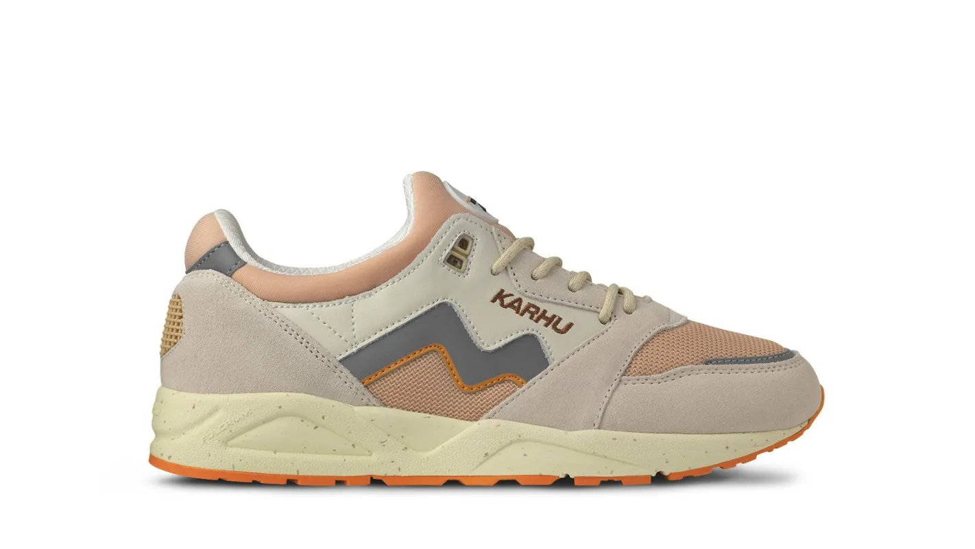 ARIA 95 - WHITECAP GRAY / SILVER GREY sold by Karhu