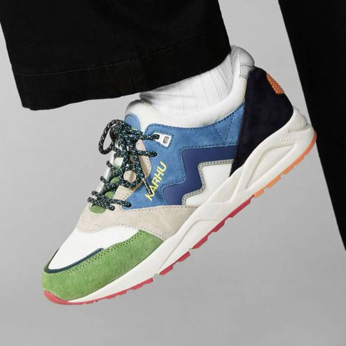 ARIA 95 "FLOW STATE" PACK 2 - PIQUANT GREEN / TRUE NAVY sold by Karhu product image thumbnail 2