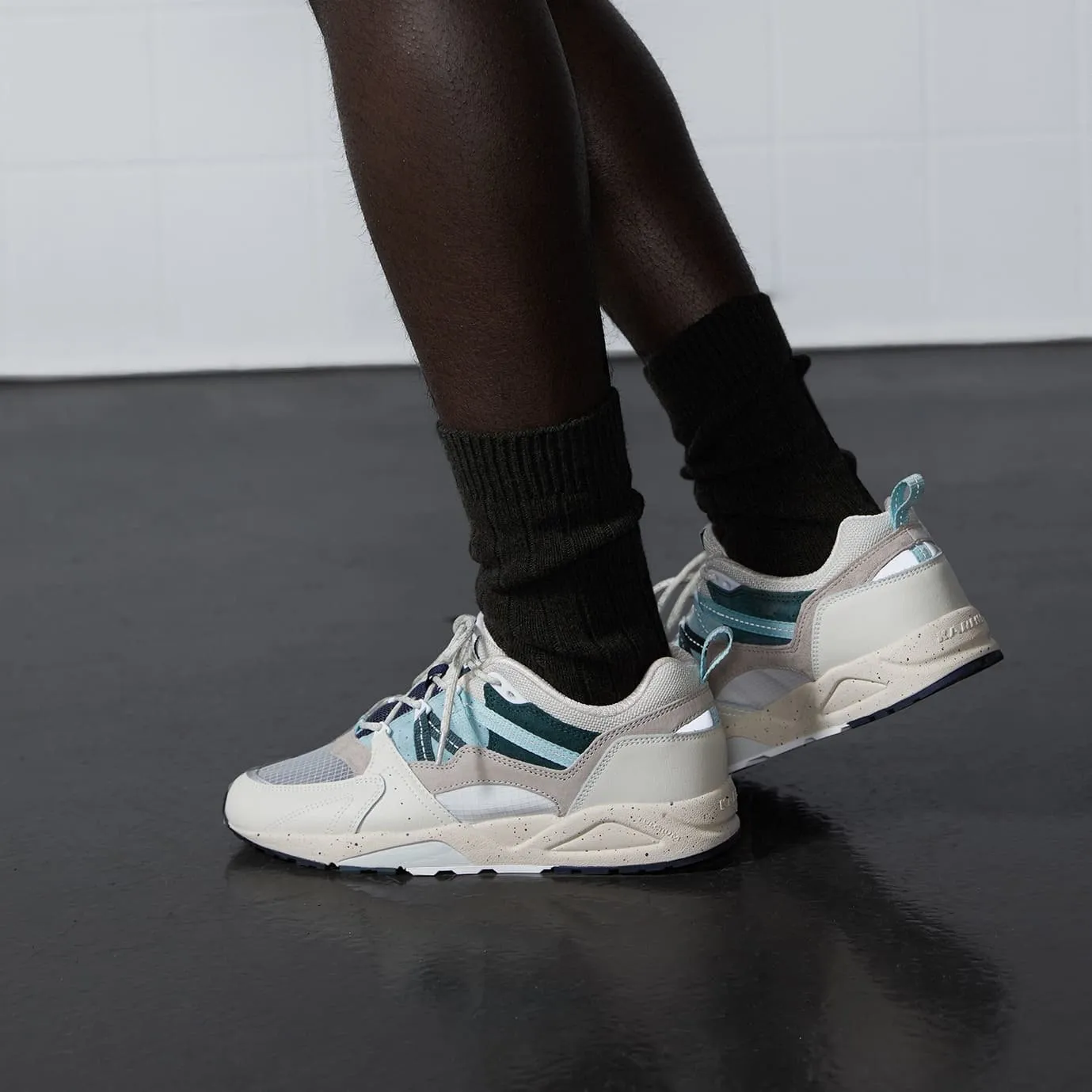 FUSION 2.0 "FLOW STATE" PACK - LILY WHITE / SURF SPRAY sold by Karhu product image thumbnail 2