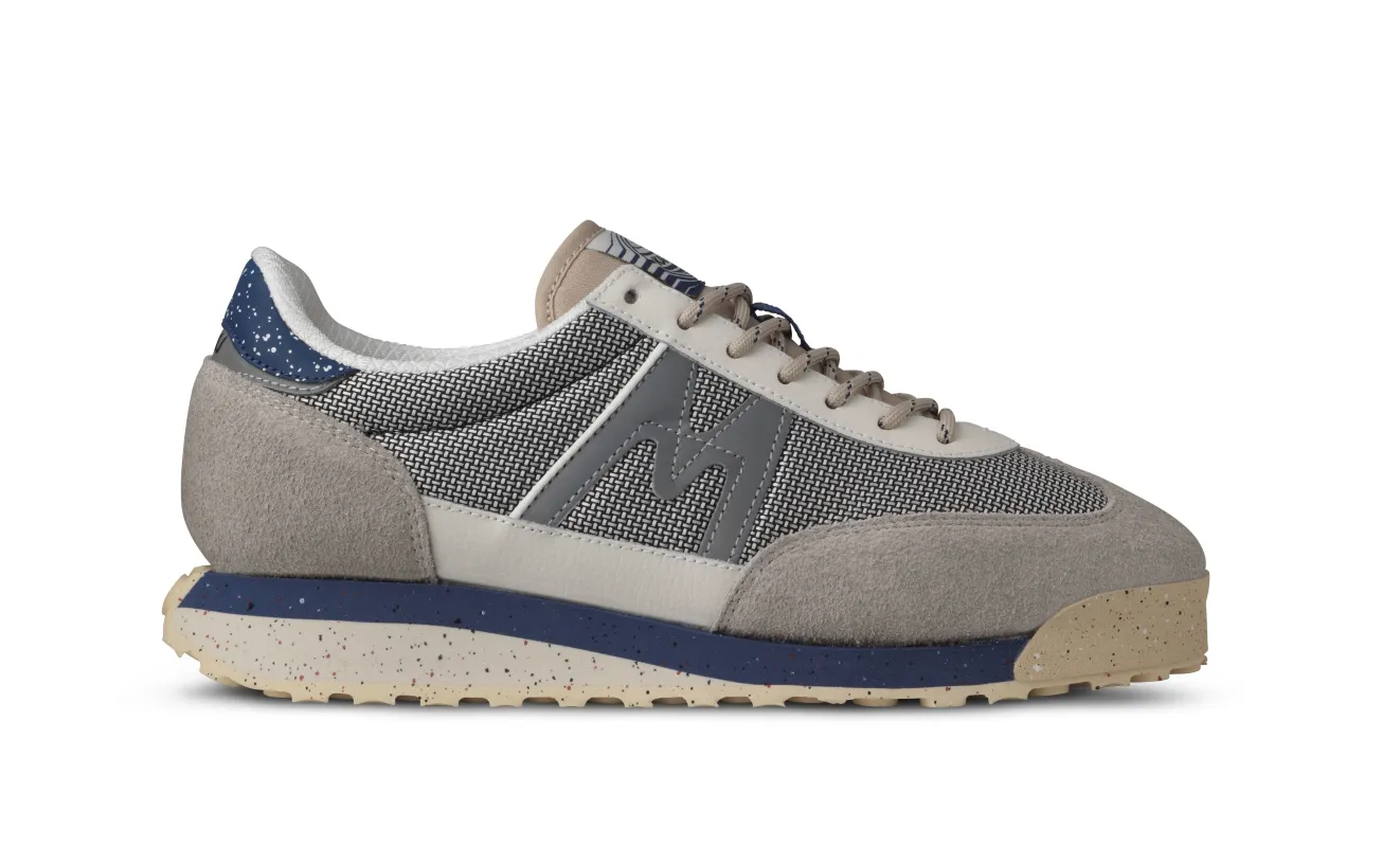 MESTARI CONTROL - SILVER LINING /TRUE NAVY sold by Karhu