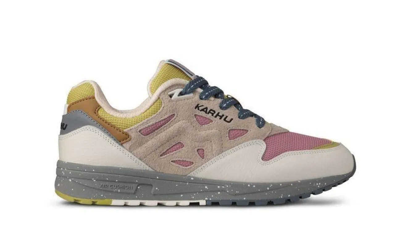 LEGACY 96 - LILY WHITE / LILAS sold by Karhu