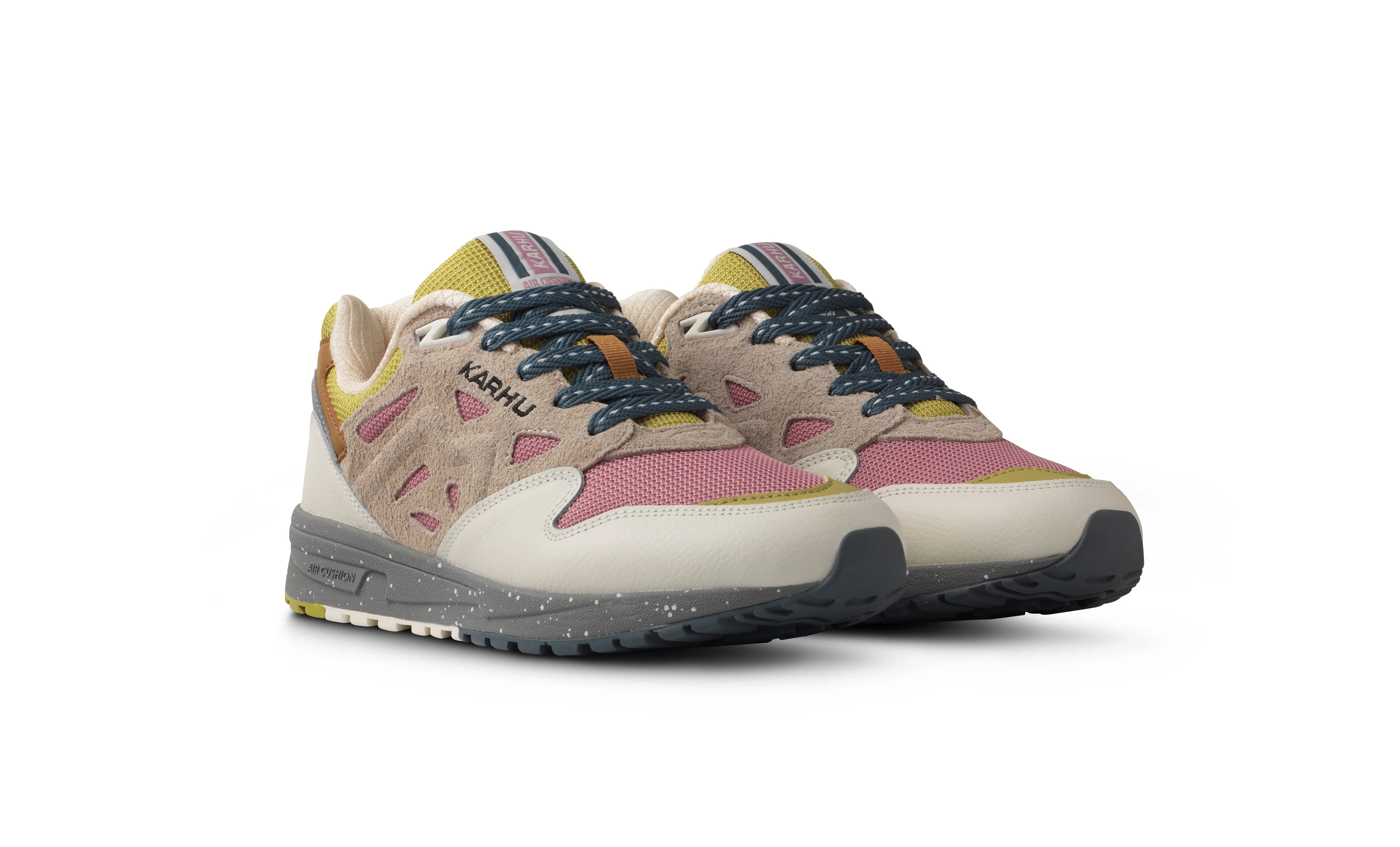 LEGACY 96 - LILY WHITE / LILAS sold by Karhu product image thumbnail 3