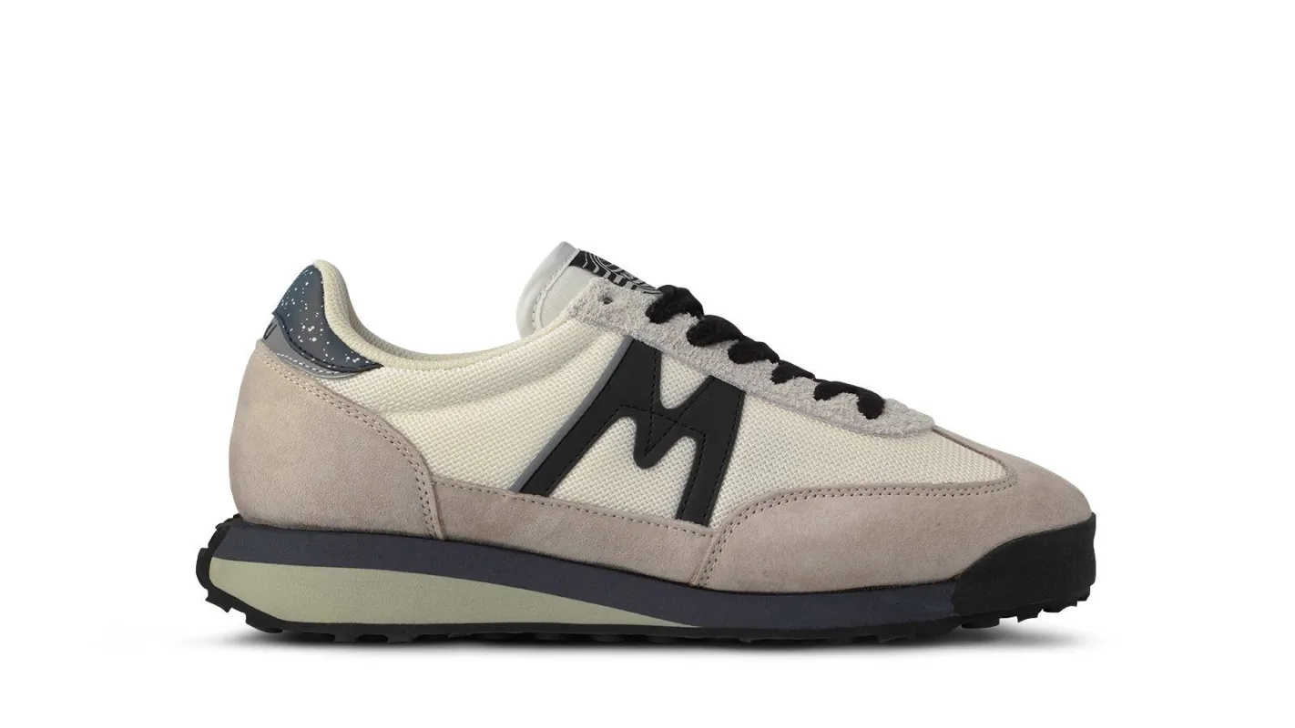 MESTARI CONTROL - SILVER LINING / JET BLACK sold by Karhu