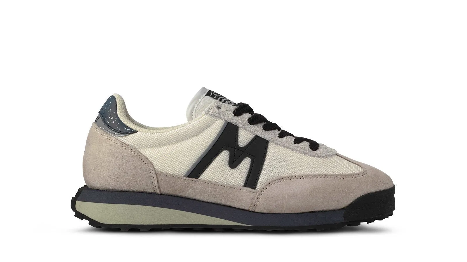 MESTARI CONTROL - SILVER LINING / JET BLACK sold by Karhu